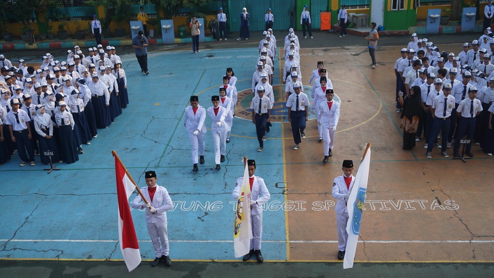 Pelepasan Peserta Didik Kelas 9 SMPN 20 Jakarta dan SMP Terbuka Berlangsung Khidmat dan Meriah
