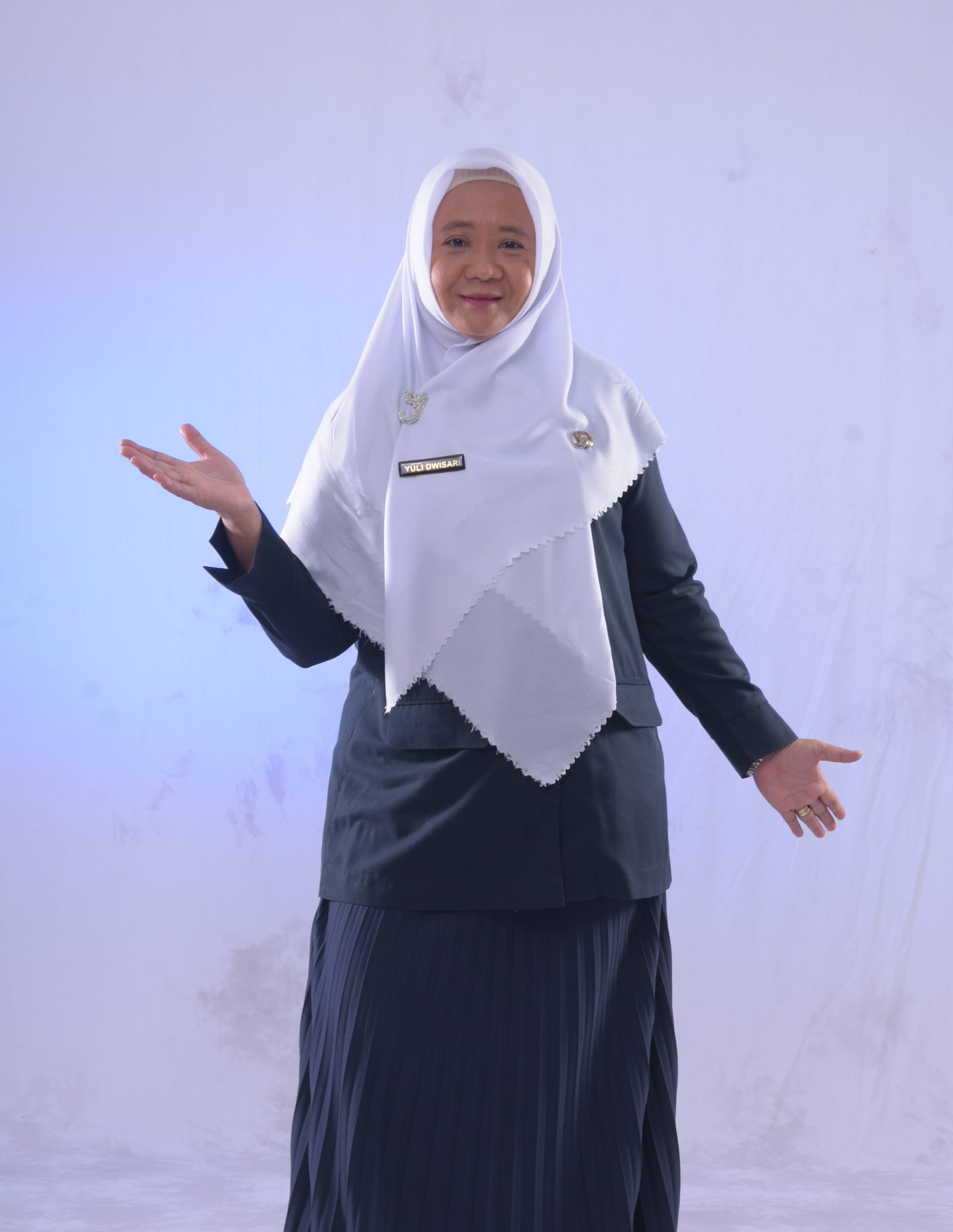 Yuli Dwisari, S.Pd